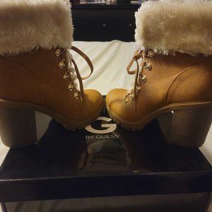 Womans Guess Boots